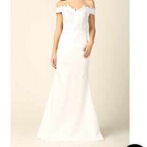 Eva USA Wedding Dress Lace Classic Mermaid V-neck Sweep train Ivory Small NWT